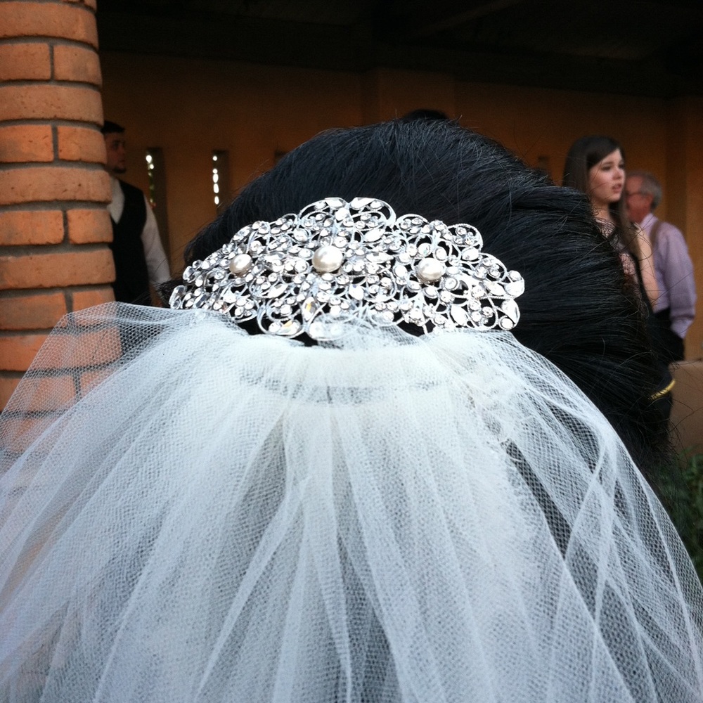 Hair piece. Crystal and pearls